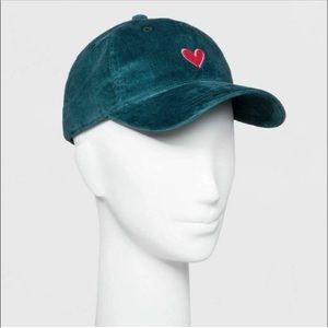 HOLD for @thedailychic